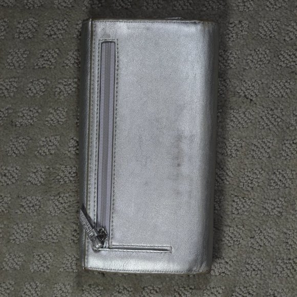 Coach Silver Leather Tri-Fold Flap Wallet Clutch - Picture 2 of 6